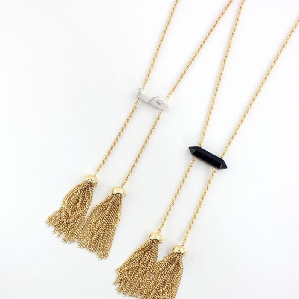 **  BRAND NEW ** BEAUTIFUL TASSEL NECKLACE